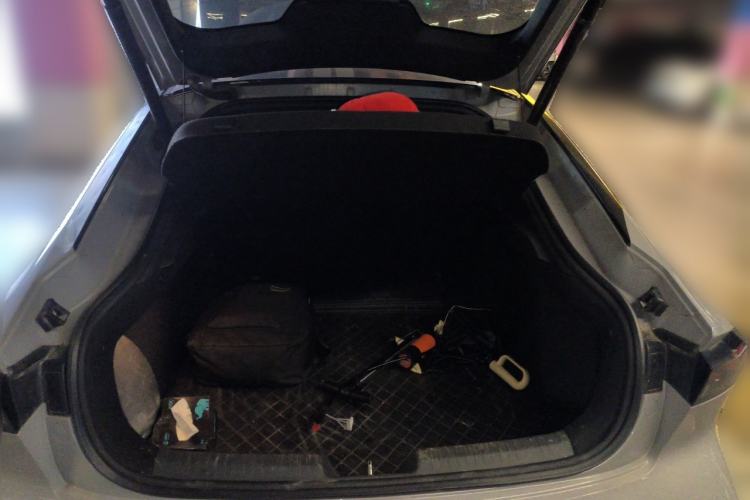Used CHANGAN UNI-V 2022 1.5T Sport Edition Trunk