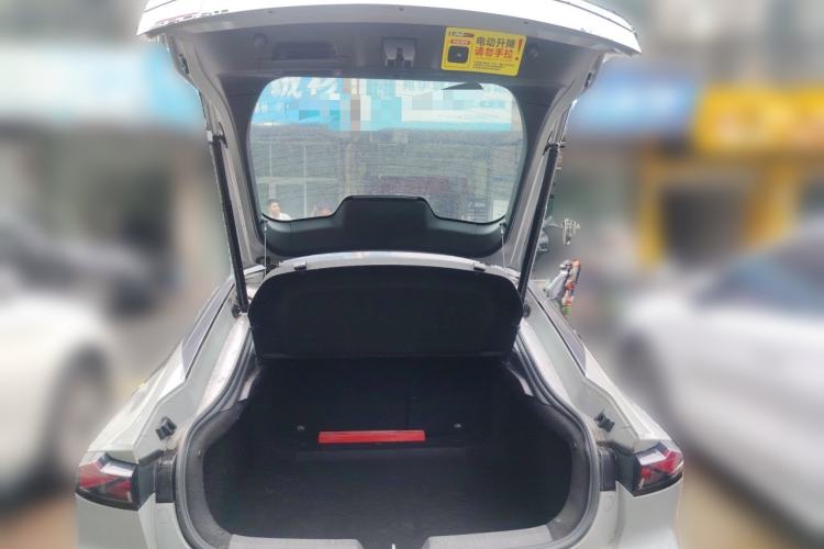 Used CHANGAN UNI-V 2022 1.5T Prestige Version Trunk