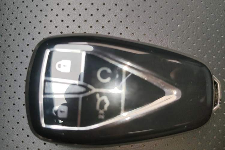 Used CHANGAN UNI-V 2022 1.5T Prestige Version Vehicle Key