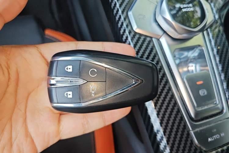 Used CHANGAN UNI-V 2022 2.0T Sporty Version Vehicle Key