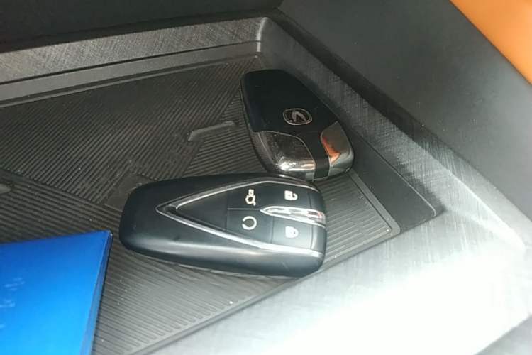 Used CHANGAN UNI-V 2022 1.5T Prestige Version Vehicle Key