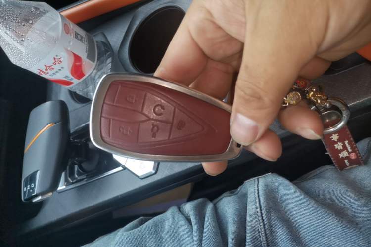 Used CHANGAN UNI-V 2022 1.5T Smart Navigation Version Vehicle Key