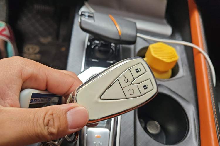 Used CHANGAN UNI-V 2022 1.5T Prestige Version Vehicle Key