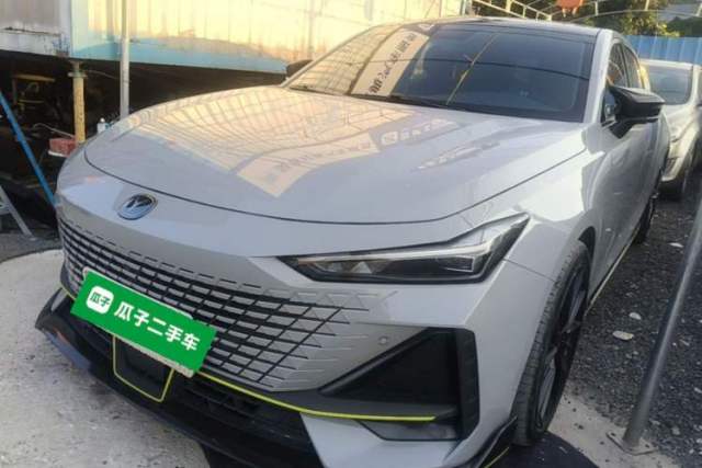 Używany CHANGAN UNI-V 2022 1.5T Sport Edition