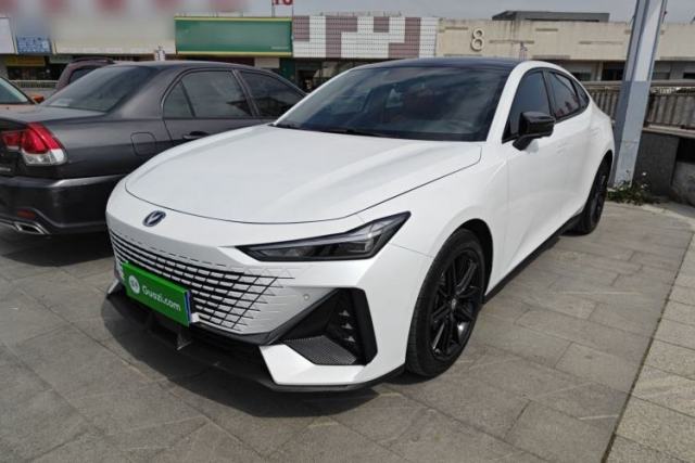 Used CHANGAN UNI-V 2022 1.5T Prestige Version