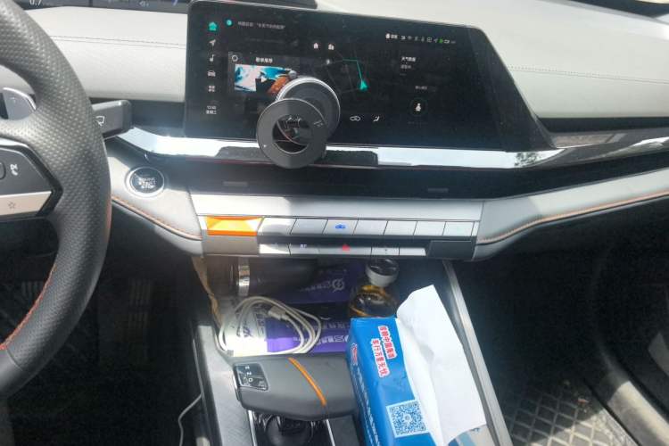 Used CHANGAN UNI-V 2022 1.5T Prestige Version Audio And AC Panel