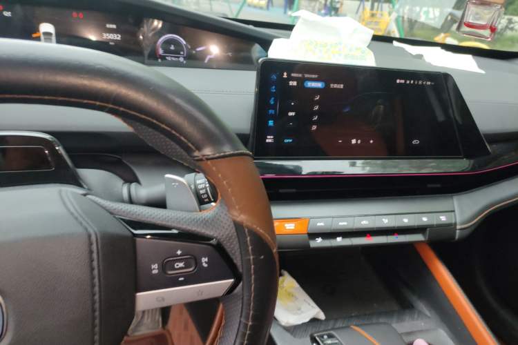 Used CHANGAN UNI-V 2022 1.5T Prestige Version Audio And AC Panel