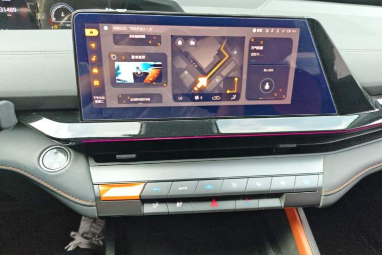Used CHANGAN UNI-V 2022 1.5T Prestige Version Audio And AC Panel