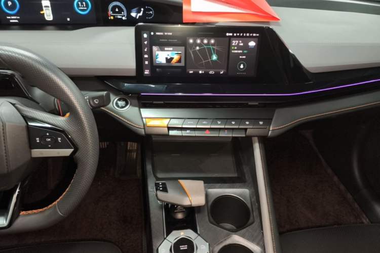 Used CHANGAN UNI-V 2022 1.5T Prestige Version Audio And AC Panel