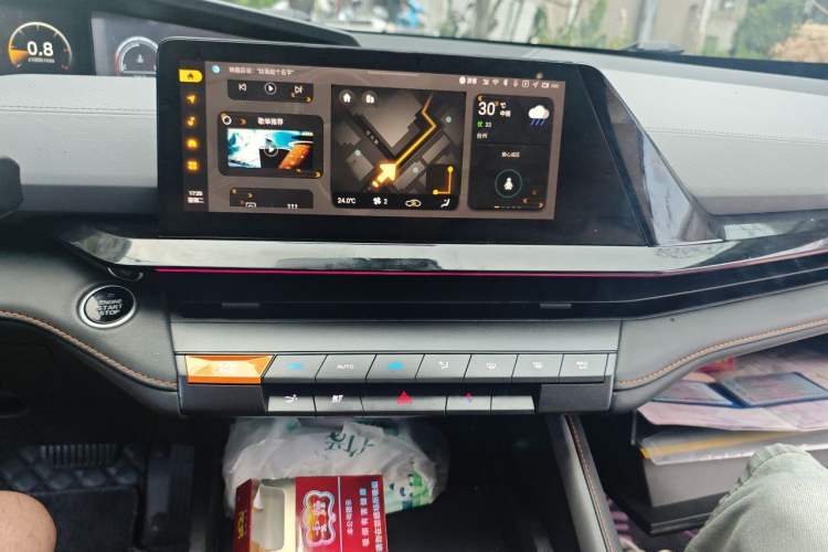 Used CHANGAN UNI-V 2022 1.5T Prestige Version Audio And AC Panel