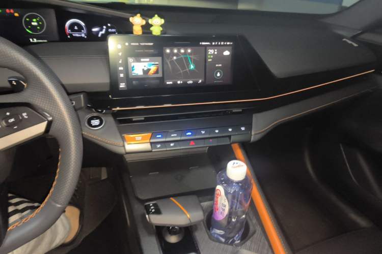 Used CHANGAN UNI-V 2022 1.5T Prestige Version Audio And AC Panel