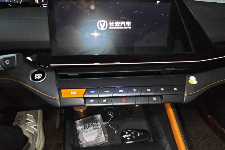 Used CHANGAN UNI-V 2022 1.5T Smart Navigation Version Audio And AC Panel
