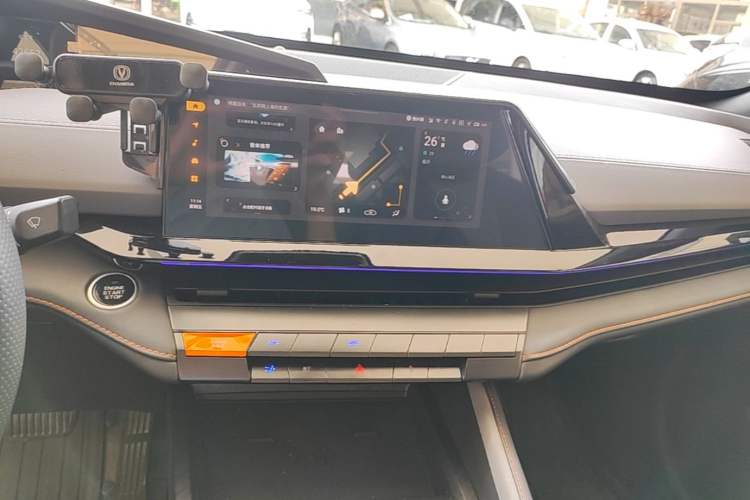 Used CHANGAN UNI-V 2022 1.5T Prestige Version Audio And AC Panel
