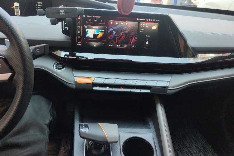 Used CHANGAN UNI-V 2022 1.5T Prestige Version Audio And AC Panel