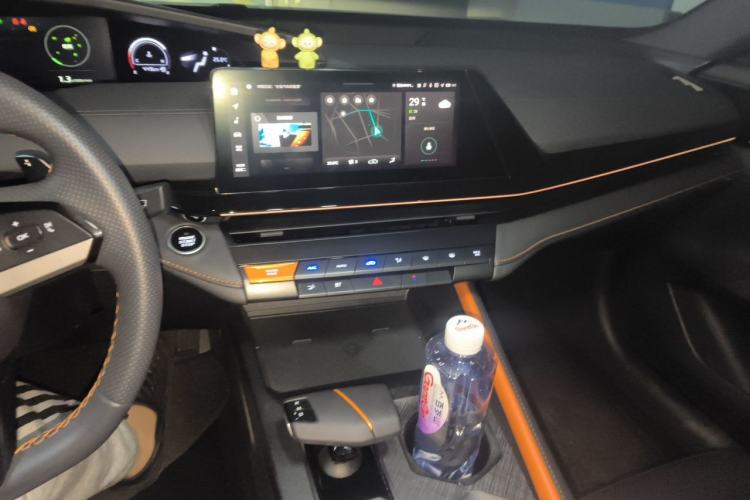 Used CHANGAN UNI-V 2022 1.5T Prestige Version Audio And AC Panel