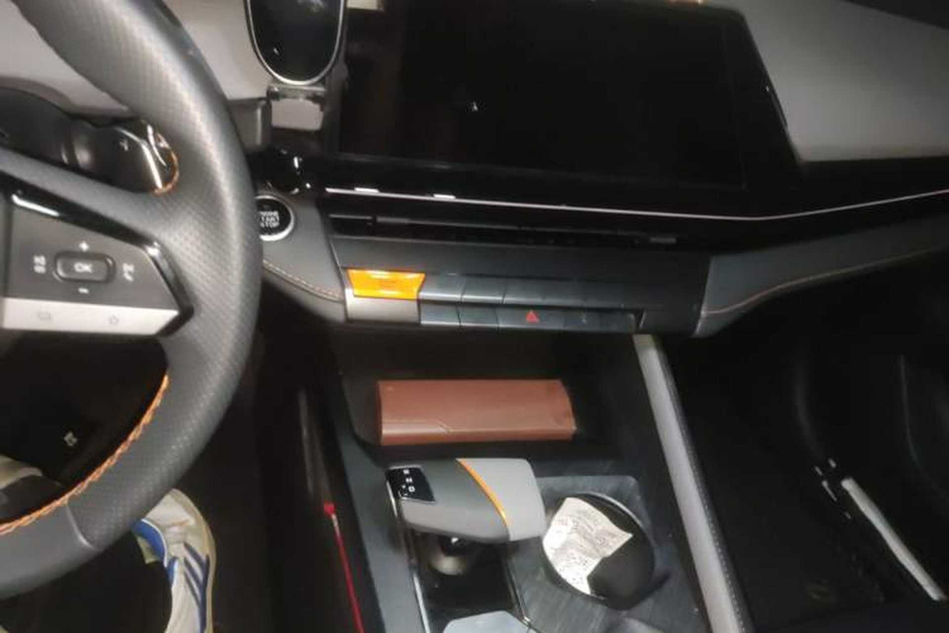 Used CHANGAN UNI-V 2022 1.5T Prestige Version Audio And AC Panel