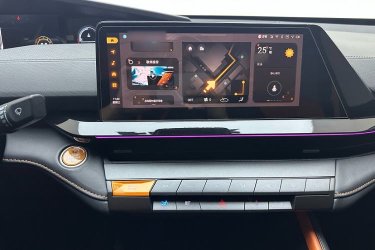 Used CHANGAN UNI-V 2022 1.5T Prestige Version Audio And AC Panel
