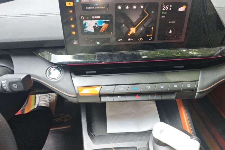 Used CHANGAN UNI-V 2022 1.5T Prestige Version Audio And AC Panel