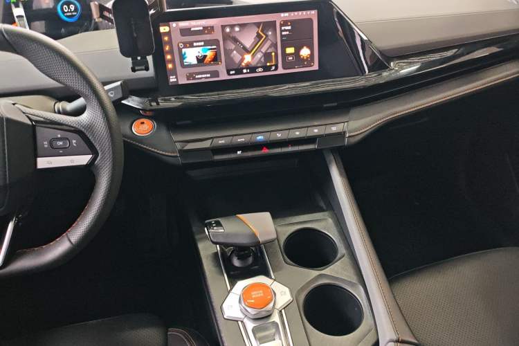 Used CHANGAN UNI-V 2022 1.5T Excellence Model Audio And AC Panel