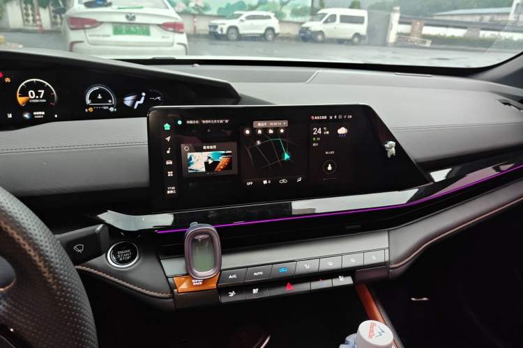 Used CHANGAN UNI-V 2022 1.5T Smart Navigation Version Audio And AC Panel