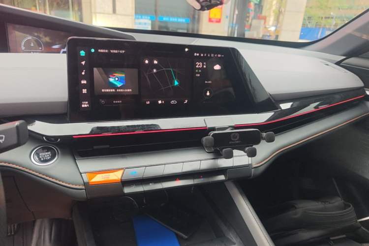 Used CHANGAN UNI-V 2022 1.5T Prestige Version Audio And AC Panel