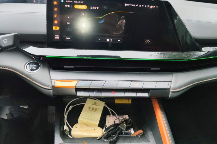 Used CHANGAN UNI-V 2022 1.5T Prestige Version Audio And AC Panel