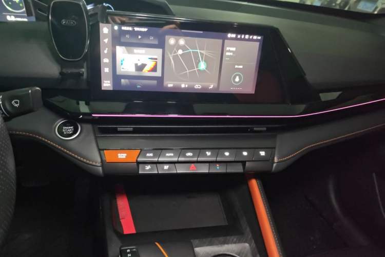 Used CHANGAN UNI-V 2022 1.5T Prestige Version Audio And AC Panel