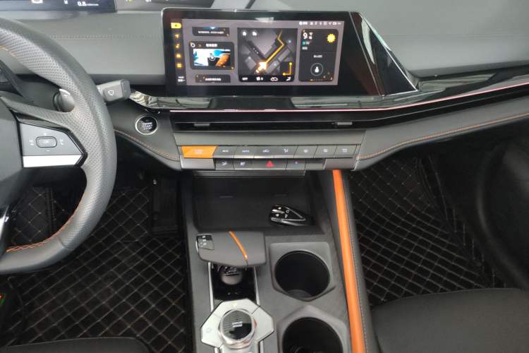 Used CHANGAN UNI-V 2022 1.5T Prestige Version Audio And AC Panel
