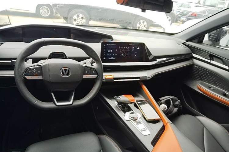 Used CHANGAN UNI-V 2022 1.5T Smart Navigation Version Center Console