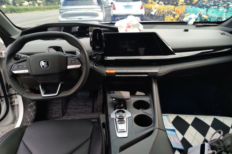 Used CHANGAN UNI-V 2022 1.5T Prestige Version Center Console
