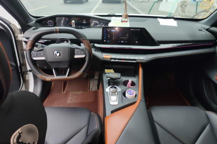 Used CHANGAN UNI-V 2022 1.5T Prestige Version Center Console