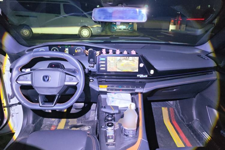 Used CHANGAN UNI-V 2022 1.5T Prestige Version Center Console