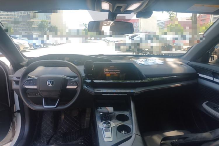 Used CHANGAN UNI-V 2022 1.5T Excellence Model Center Console