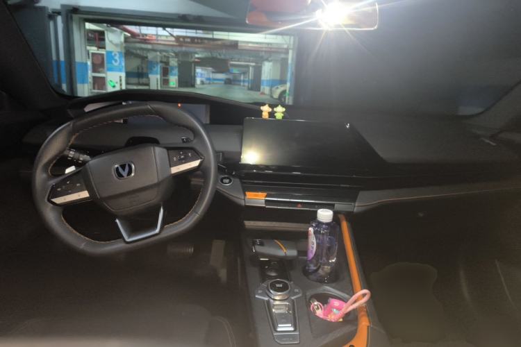 Used CHANGAN UNI-V 2022 1.5T Prestige Version Center Console