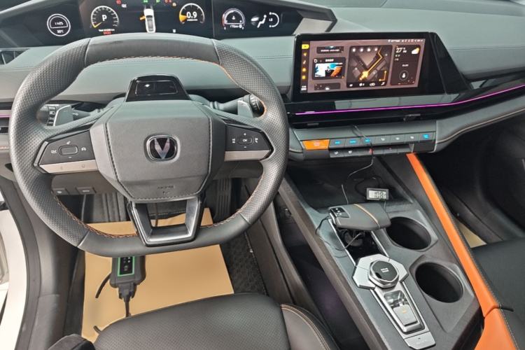 Used CHANGAN UNI-V 2022 1.5T Prestige Version Center Console