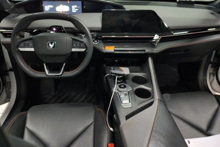 Used CHANGAN UNI-V 2022 1.5T Prestige Version Center Console