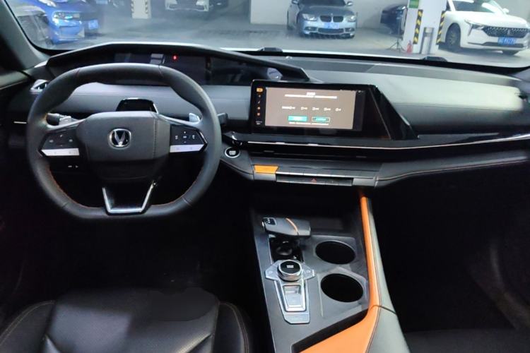 Used CHANGAN UNI-V 2022 1.5T Prestige Version Center Console