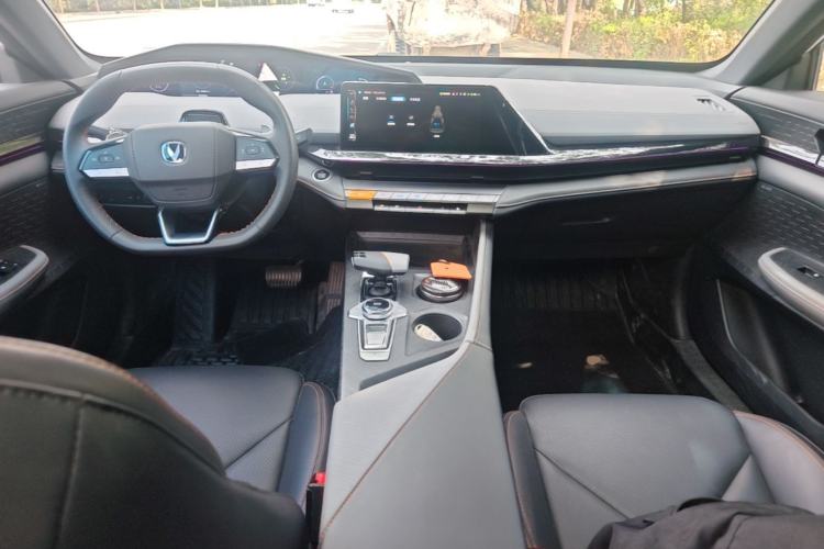 Used CHANGAN UNI-V 2022 1.5T Smart Navigation Version Center Console