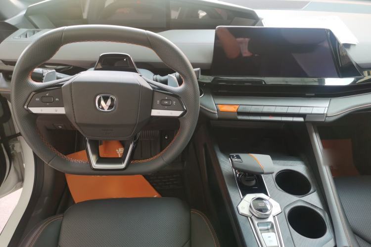 Used CHANGAN UNI-V 2022 1.5T Prestige Version Center Console
