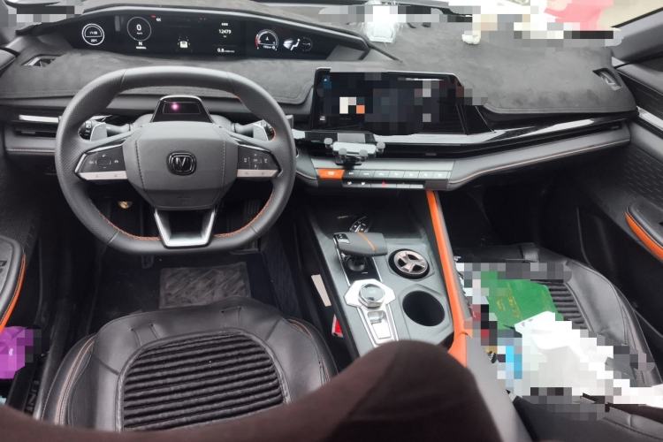 Used CHANGAN UNI-V 2022 1.5T Prestige Version Center Console