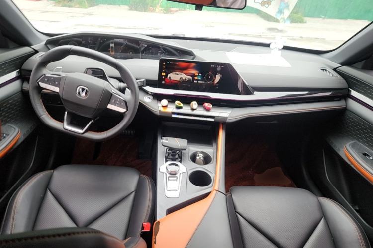Used CHANGAN UNI-V 2022 1.5T Prestige Version Center Console