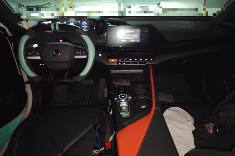 Used CHANGAN UNI-V 2022 1.5T Prestige Version Center Console