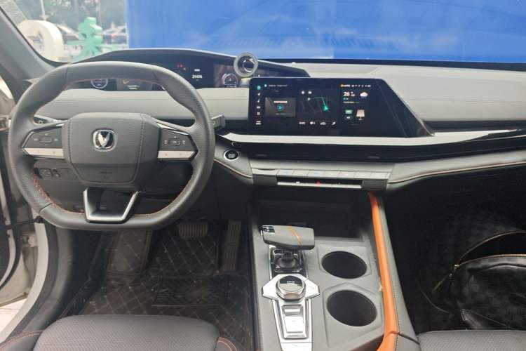 Used CHANGAN UNI-V 2022 1.5T Sport Edition Center Console