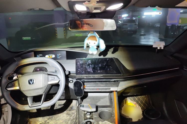 Used CHANGAN UNI-V 2022 1.5T Prestige Version Center Console