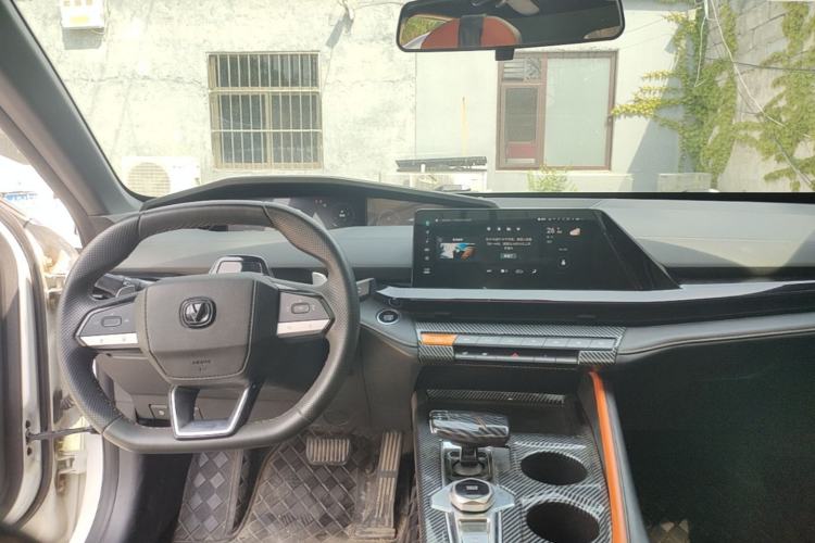 Used CHANGAN UNI-V 2022 1.5T Prestige Version Center Console