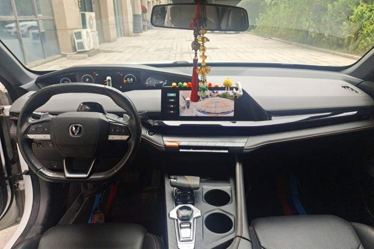 Used CHANGAN UNI-V 2022 1.5T Prestige Version Center Console