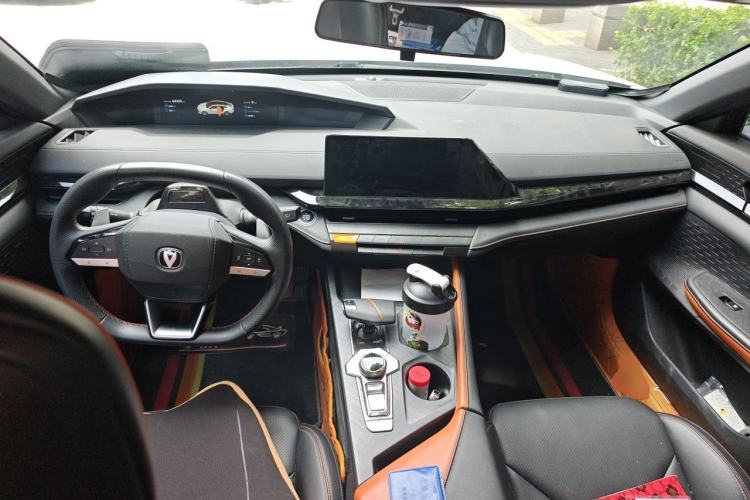 Used CHANGAN UNI-V 2022 1.5T Prestige Version Center Console