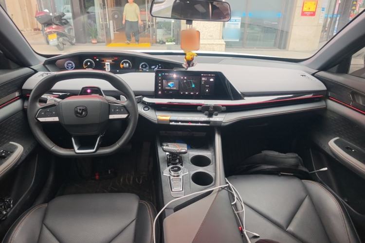 Used CHANGAN UNI-V 2022 1.5T Prestige Version Center Console