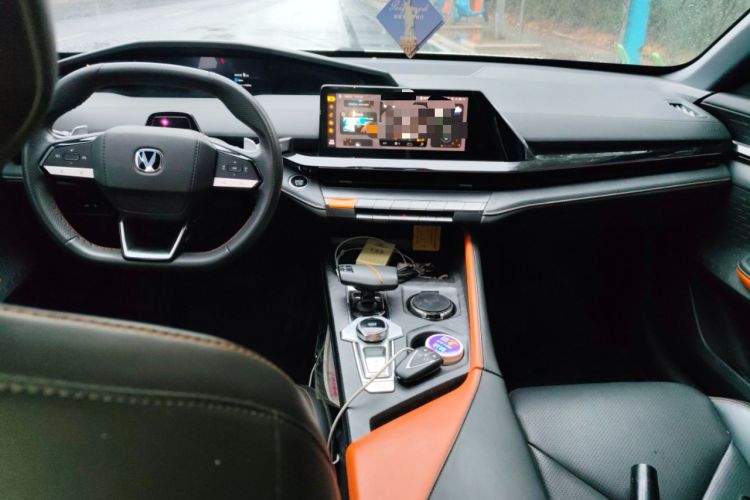 Used CHANGAN UNI-V 2022 1.5T Prestige Version Center Console