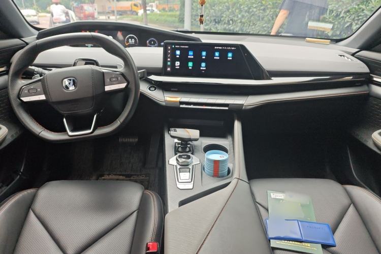 Used CHANGAN UNI-V 2022 1.5T Prestige Version Center Console